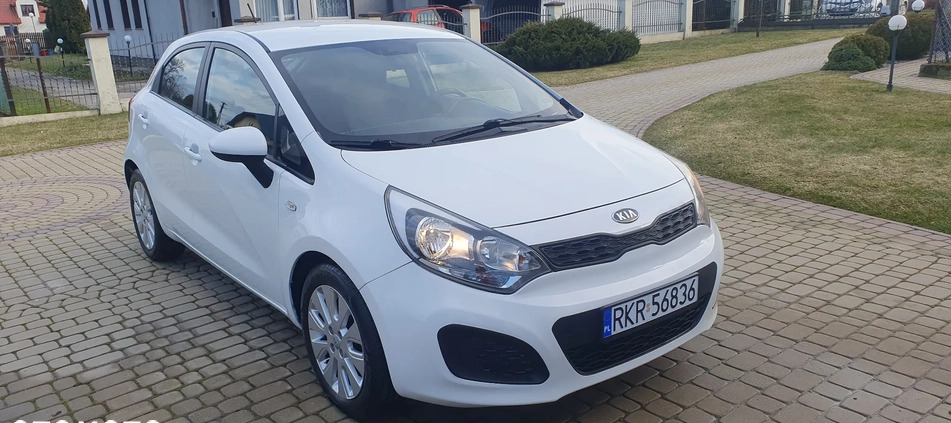 Kia Rio cena 27800 przebieg: 131000, rok produkcji 2012 z Krosno małe 326